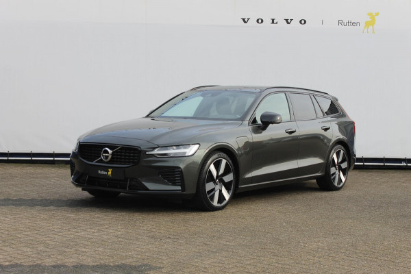 Volvo V60 T6 Plug-in hybrid 350PK Automaat AWD Ultimate Dark Panoramisch schuif-kanteldak / 360graden zichtcamera / Semi elektrisch wegklapbare trekhaak / Head-Up display /  Apple Carplay