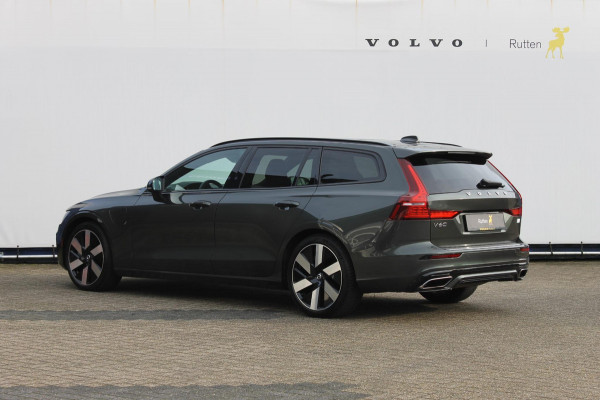 Volvo V60 T6 Plug-in hybrid 350PK Automaat AWD Ultimate Dark Panoramisch schuif-kanteldak / 360graden zichtcamera / Semi elektrisch wegklapbare trekhaak / Head-Up display /  Apple Carplay