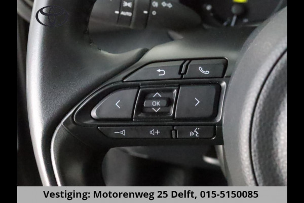 Toyota Yaris 1.5 HYBRID BI-TONE AUT. GARANTIE TOT 4-2033 Toyota Yaris 1.5 HYBRID BI-TONE AUT.  GARANTIE TOT 2033 .CRUISE.CLIMATE.CARPLAY NAVIGATIE