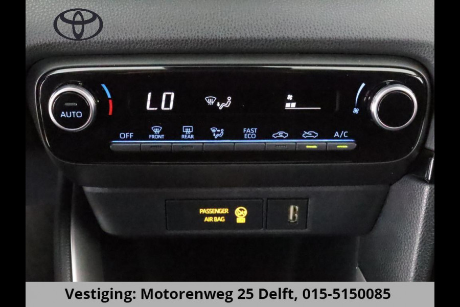 Toyota Yaris 1.5 HYBRID BI-TONE AUT. GARANTIE TOT 4-2033 Toyota Yaris 1.5 HYBRID BI-TONE AUT.  GARANTIE TOT 2033 .CRUISE.CLIMATE.CARPLAY NAVIGATIE