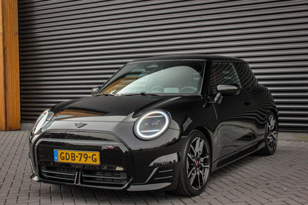 MINI Cooper E John Cooper Works M 40.7 kWh / VERLAGINGSVEREN / INCL. BTW / PANO-DAK / LEDEREN BEKLEDING / 18'' WHEELS / FULL