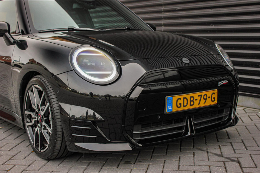 MINI Cooper E John Cooper Works M 40.7 kWh / VERLAGINGSVEREN / INCL. BTW / PANO-DAK / LEDEREN BEKLEDING / 18'' WHEELS / FULL