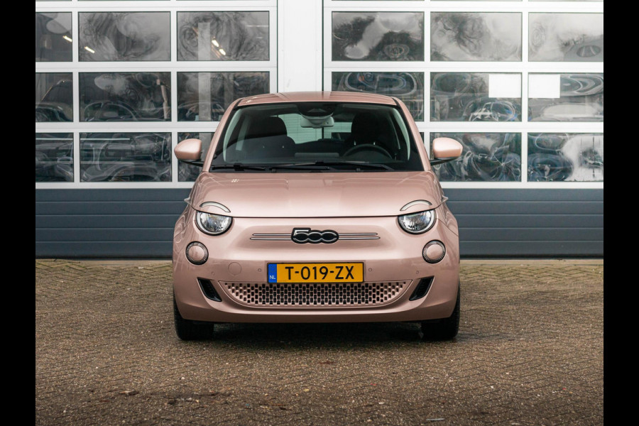 Fiat 500E 3+1 42 kWh | Clima | Cruise | Keyless | Camera| Apple Carplay | Stoelverwarming | BSM | Pack Style