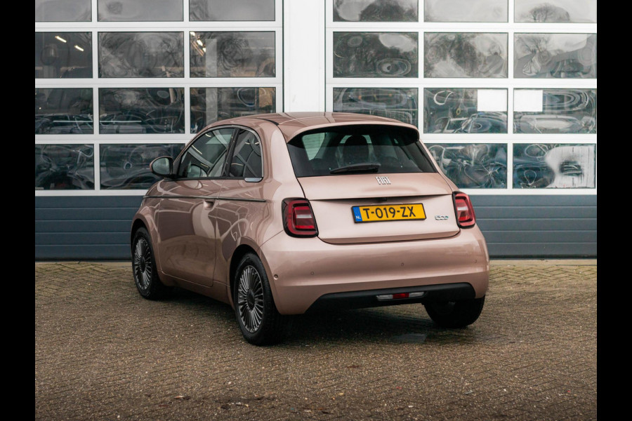 Fiat 500E 3+1 42 kWh | Clima | Cruise | Keyless | Camera| Apple Carplay | Stoelverwarming | BSM | Pack Style