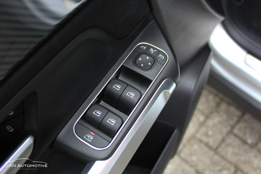 Mercedes-Benz GLB 200 AMG Line Night 360 Camera Sfeer
