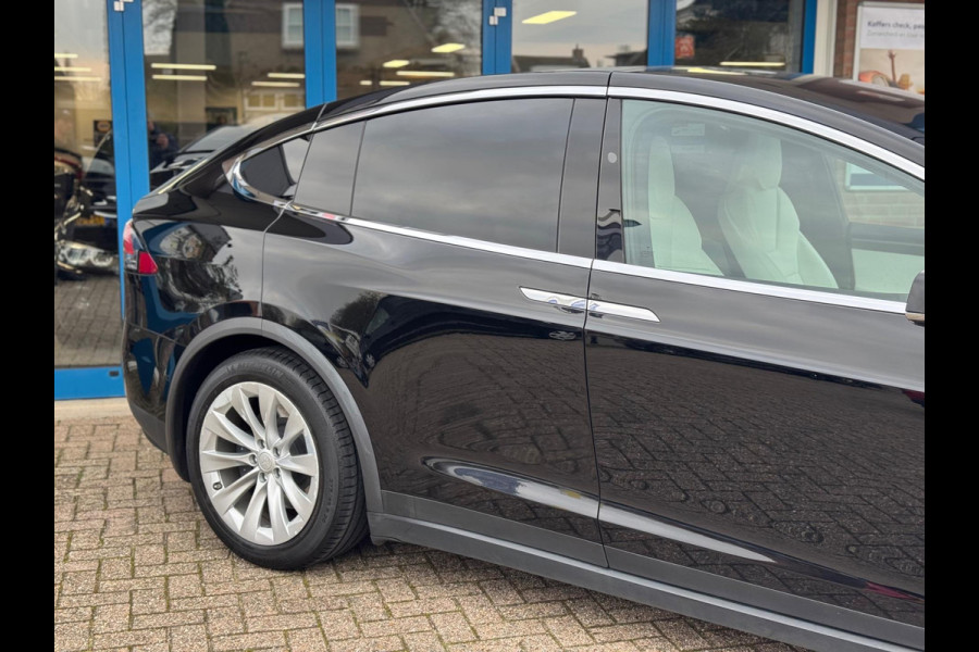 Tesla Model X 75D Base 7p. 2018 Zwart AUT NAP BTW 1e Eig!