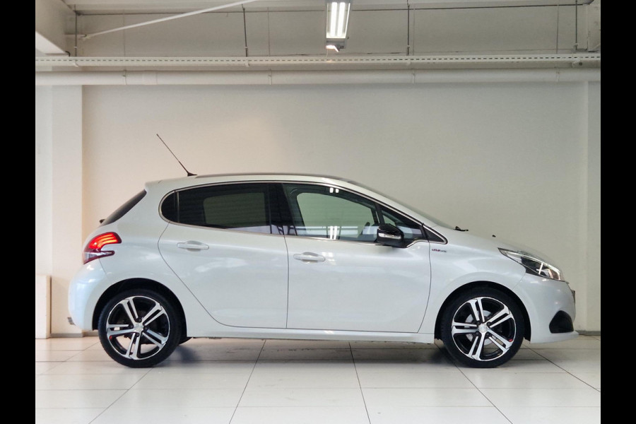 Peugeot 208 1.2 PureTech GT-line 110 PK | Panoramadak | Navigatie | Apple Carplay/Android Auto | Cruise Control