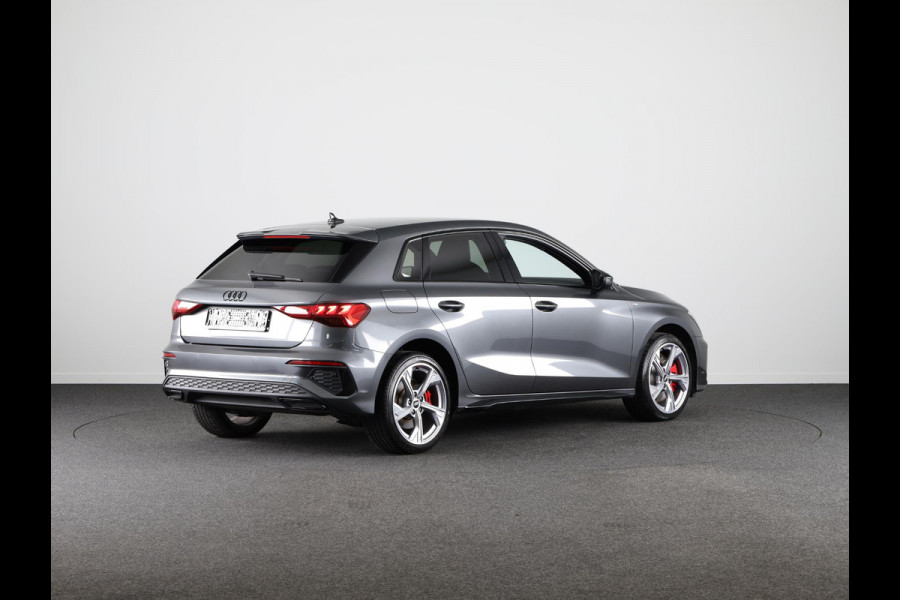 Audi A3 Sportback 45 TFSI e S edition Competition 245 pk S-tronic | Navigatie | Parkeersensoren achter | Lederen bekleding | LED koplampen | S-Line |