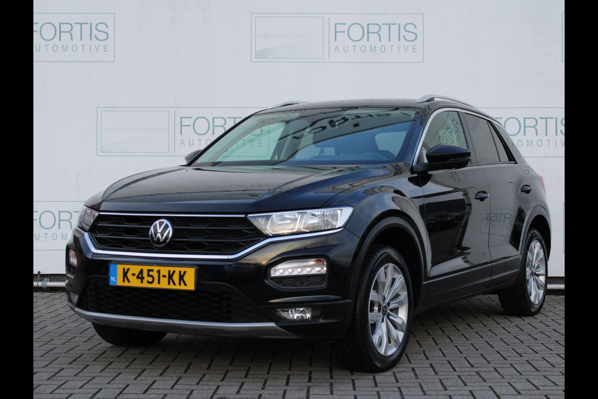 Volkswagen T-Roc 1.5 TSI Style Business NL AUTO | AUTOMAAT | TREKHAAK | CARPLAY