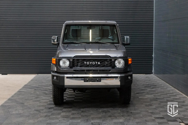 Toyota Land Cruiser GRJ79 Single Cab LX-E A/T