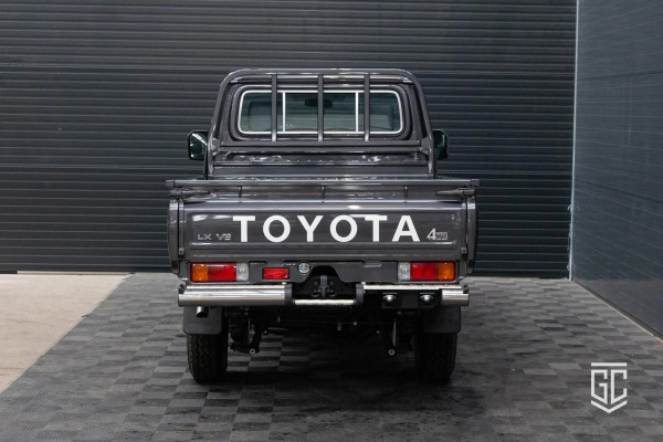 Toyota Land Cruiser GRJ79 Single Cab LX-E A/T