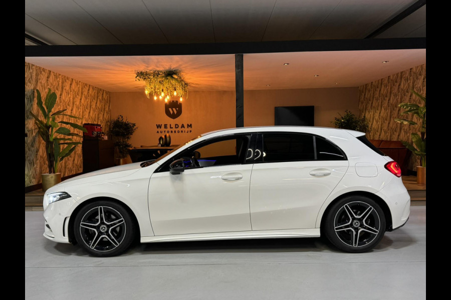 Mercedes-Benz A-Klasse 180 Business Solution AMG Garantie Night Pakket Xenon Ambient Light Leder Rijklaar