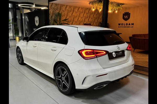 Mercedes-Benz A-Klasse 180 Business Solution AMG Garantie Night Pakket Xenon Ambient Light Leder Rijklaar