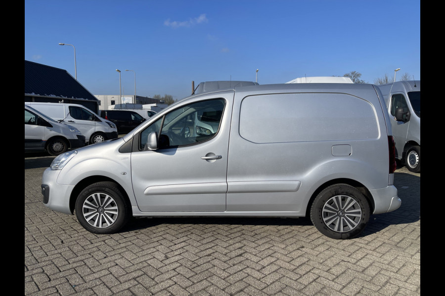 Peugeot Partner 120 1.6 BlueHDi 100 L1 Premium Pack S&S / vaste prijs rijklaar € 9950 ex btw / lease vanaf € 183 / airco / cruise / navi / achteruit rijcamera / 3 zits / zilver metallic !