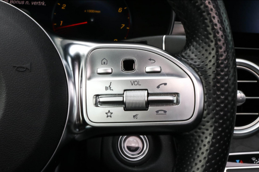 Mercedes-Benz C-Klasse 180 AMG - PANO - CAMERA - CARPLAY - VOL!!