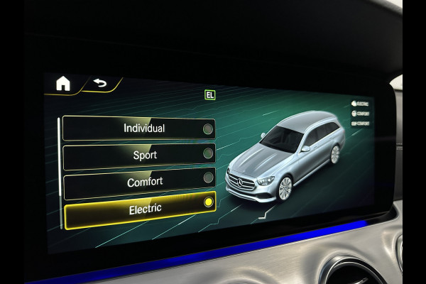 Mercedes-Benz E-Klasse Estate 300 e AMG Plug In Hybrid PHEV | Schuifdak | Trekhaak af Fabriek | Widescreen Navi | Multibeam LED | Apple Carplay | Camera | Alcantara Sportstoelen Verwarmd  |