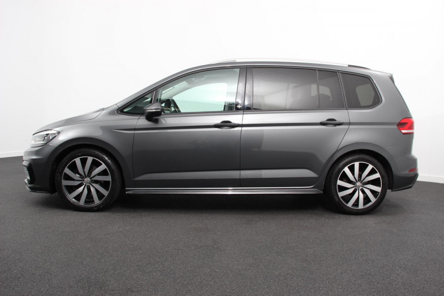 Volkswagen Touran 1.4 TSI 150 pk DSG R-Line 7 Persoons | Navigatie | Apple Carplay/Android Auto | Camera | Parkeersensoren | Adaptive Cruise Control | Ledverlichting | Getinte ramen | Stoelverwarming | Grootlichtassistent