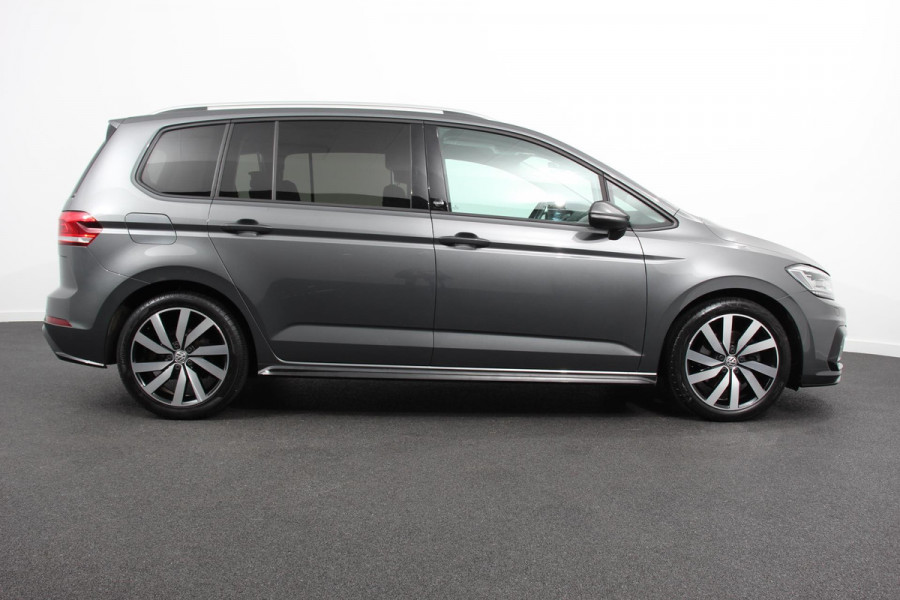 Volkswagen Touran 1.4 TSI 150 pk DSG R-Line 7 Persoons | Navigatie | Apple Carplay/Android Auto | Camera | Parkeersensoren | Adaptive Cruise Control | Ledverlichting | Getinte ramen | Stoelverwarming | Grootlichtassistent