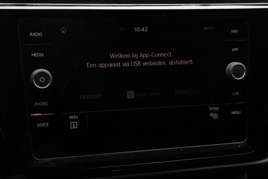 Volkswagen Touran 1.4 TSI 150 pk DSG R-Line 7 Persoons | Navigatie | Apple Carplay/Android Auto | Camera | Parkeersensoren | Adaptive Cruise Control | Ledverlichting | Getinte ramen | Stoelverwarming | Grootlichtassistent