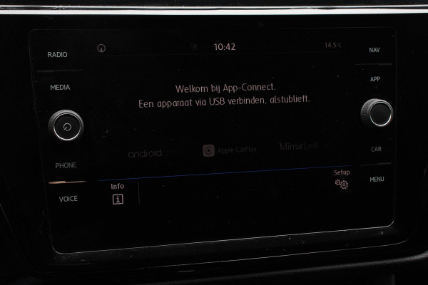 Volkswagen Touran 1.4 TSI 150 pk DSG R-Line 7 Persoons | Navigatie | Apple Carplay/Android Auto | Camera | Parkeersensoren | Adaptive Cruise Control | Ledverlichting | Getinte ramen | Stoelverwarming | Grootlichtassistent