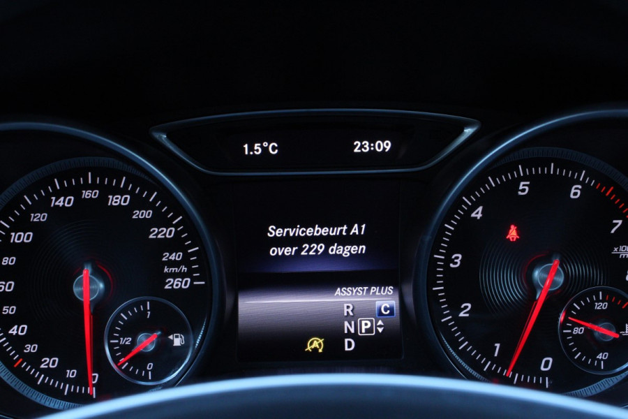 Mercedes-Benz CLA-Klasse 200 AMG AUT 1eEIG! PANO LEDER NAV CAMERA STOELVW '18