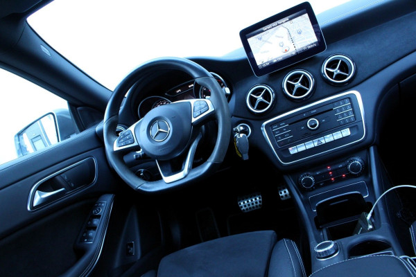 Mercedes-Benz CLA-Klasse 200 AMG AUT 1eEIG! PANO LEDER NAV CAMERA STOELVW '18