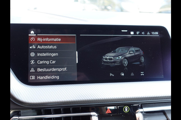 BMW 1-serie 118i Automaat High Executive | Navigatie | Apple Carplay/Android Auto | Parkeersensoren | Virtual Cockpit | Stoelverwarming | Cruise Control | Ledverlichting | Sfeerverlichting | Getinte ramen | Climate Control