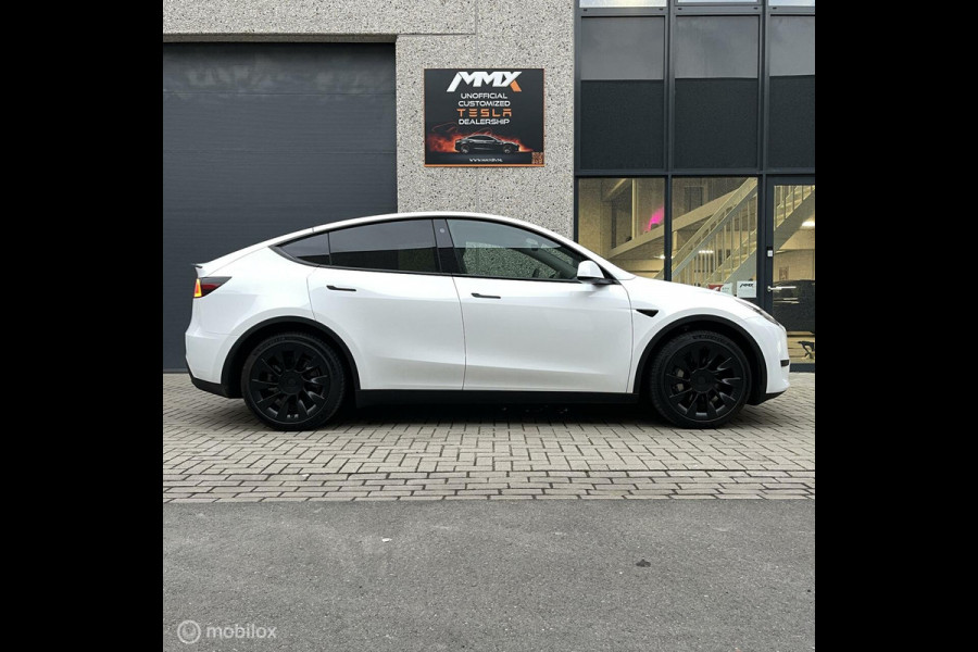 Tesla Model Y 2023 WIT RWD 2023 20" VELGEN MMX PACK