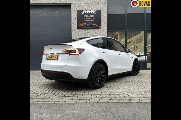 Tesla Model Y 2023 WIT RWD 2023 20" VELGEN MMX PACK