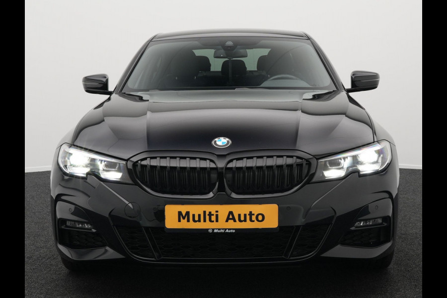 BMW 3-serie 330e M Sport Shadow Plug in Hybrid PHEV | Camera | LED | Elektrische Stoelen Memory | Carplay | Sfeerverlichting | 19'' L.M. |