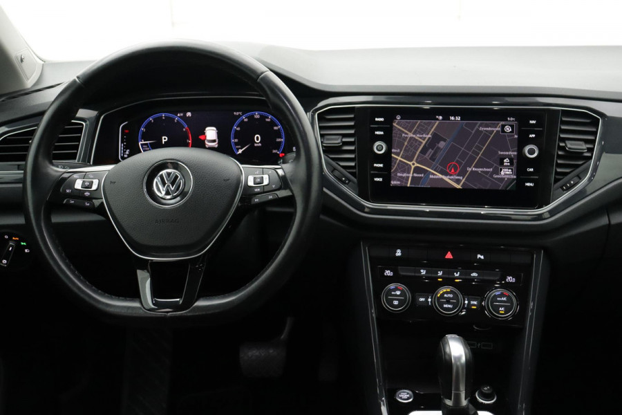 Volkswagen T-Roc 1.5 TSI Sport Automaat (DIGITALE COCKPIT, ADAPTIVE CRUISE, CARPLAY, NAVIGATIE, PDC, TREKHAAK, 1e EIGENAAR)