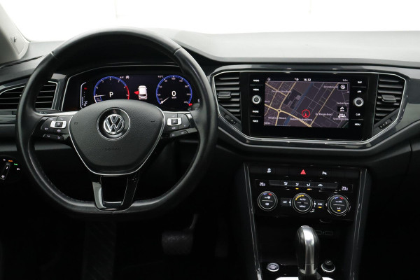 Volkswagen T-Roc 1.5 TSI Sport Automaat (DIGITALE COCKPIT, ADAPTIVE CRUISE, CARPLAY, NAVIGATIE, PDC, TREKHAAK, 1e EIGENAAR)