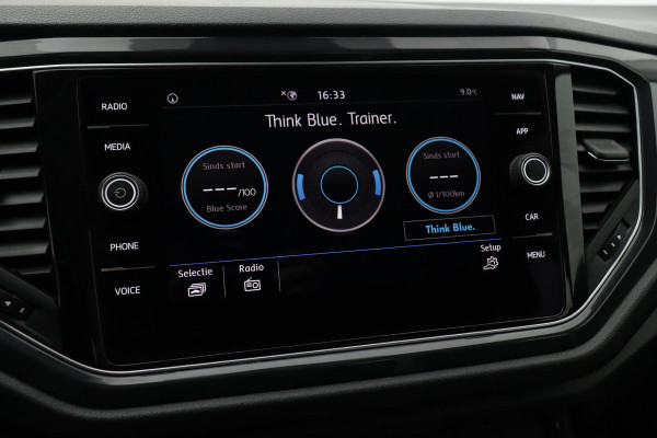 Volkswagen T-Roc 1.5 TSI Sport Automaat (DIGITALE COCKPIT, ADAPTIVE CRUISE, CARPLAY, NAVIGATIE, PDC, TREKHAAK, 1e EIGENAAR)