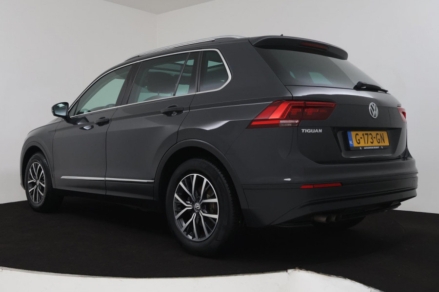 Volkswagen Tiguan 1.5 TSI ACT Comfortline (PANORAMADAK, STOELVERWARMING, CARPLAY, CLIMA, MASSAGE STOELEN, 1e EIGENAAR)