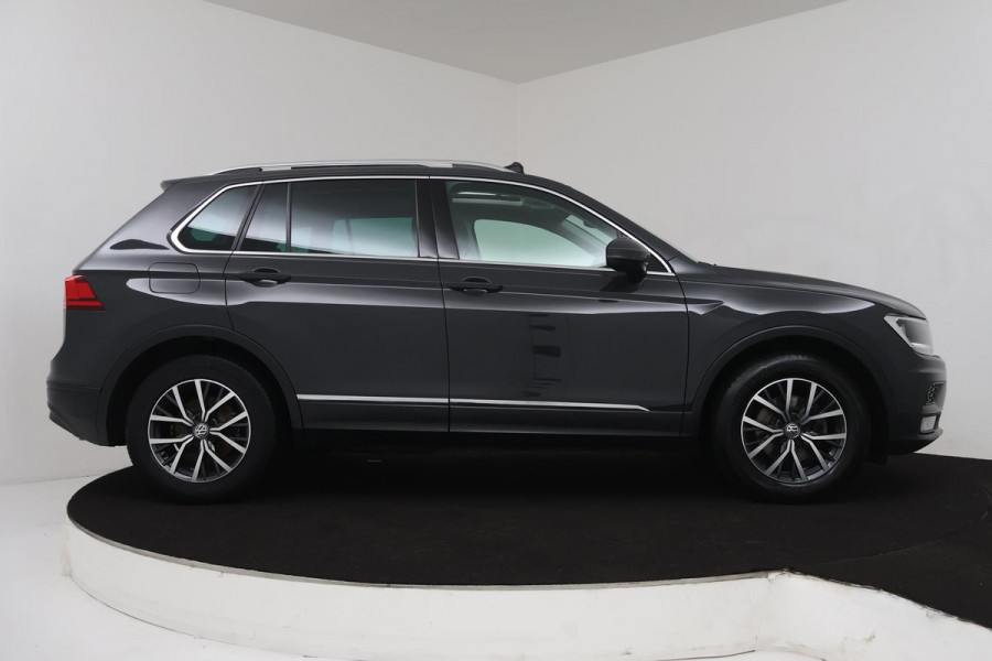 Volkswagen Tiguan 1.5 TSI ACT Comfortline (PANORAMADAK, STOELVERWARMING, CARPLAY, CLIMA, MASSAGE STOELEN, 1e EIGENAAR)