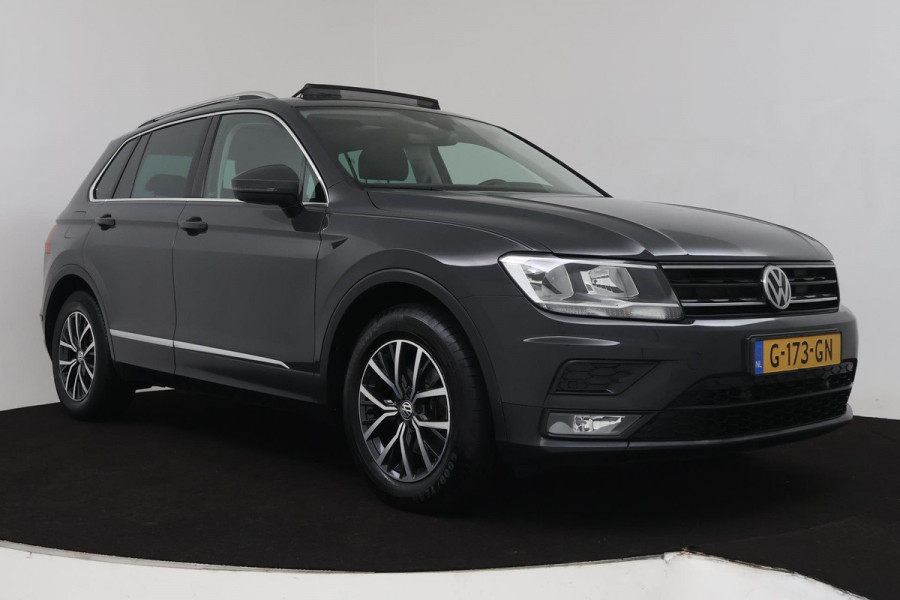 Volkswagen Tiguan 1.5 TSI ACT Comfortline (PANORAMADAK, STOELVERWARMING, CARPLAY, CLIMA, MASSAGE STOELEN, 1e EIGENAAR)