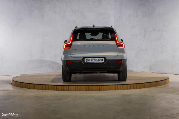 Volvo XC40 1.5 T5 Recharge R-Design | Panorama dak | Zwenkbare trekhaak | Apple carplay |