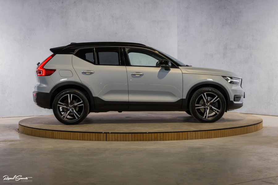 Volvo XC40 1.5 T5 Recharge R-Design | Panorama dak | Zwenkbare trekhaak | Apple carplay |