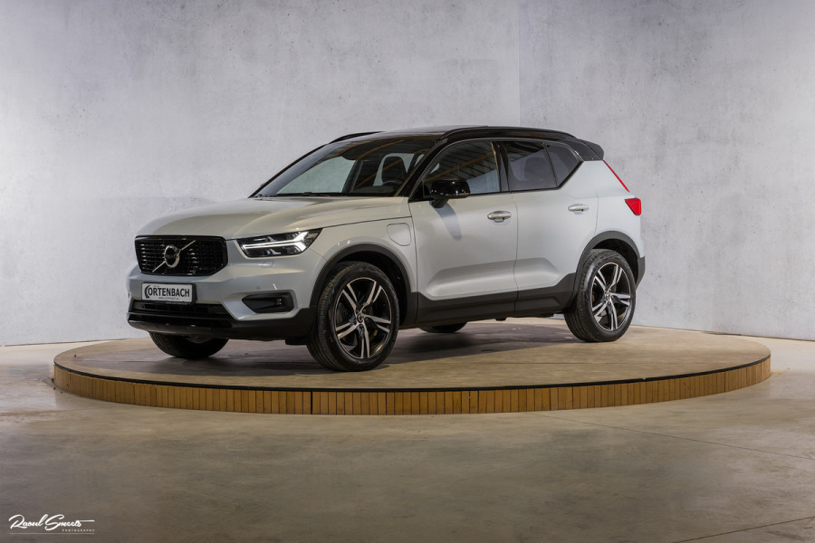 Volvo XC40 1.5 T5 Recharge R-Design | Panorama dak | Zwenkbare trekhaak | Apple carplay |