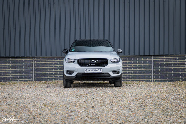 Volvo XC40 1.5 T5 Recharge R-Design | Panorama dak | Zwenkbare trekhaak | Apple carplay |