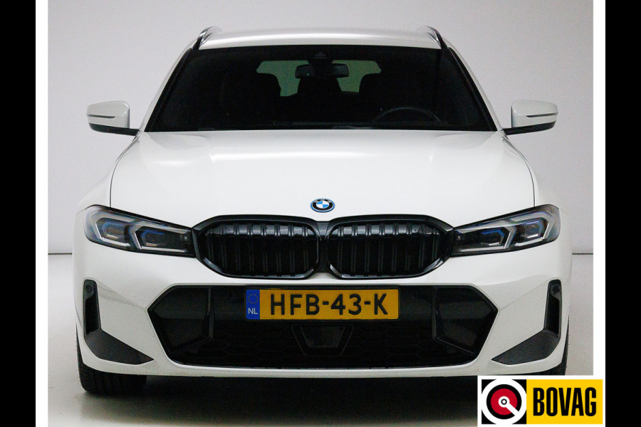 BMW 3 Serie Touring 330e Touring M-sport LCI 292 PK | Camera | Adap. Cruise | Active guard plus Led, Navi, App. connect, Elec. klep, Stoel- en Stuurverwarming, nw. model!