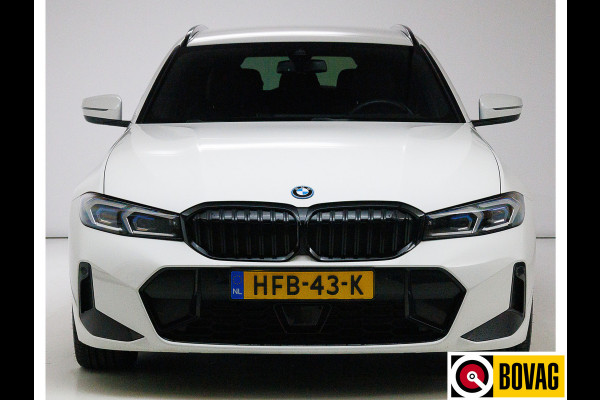 BMW 3 Serie Touring 330e Touring M-sport LCI 292 PK | Camera | Adap. Cruise | Active guard plus Led, Navi, App. connect, Elec. klep, Stoel- en Stuurverwarming, nw. model!