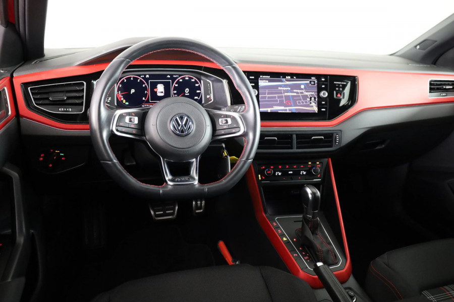 Volkswagen Polo 2.0 TSI GTI 200PK | Automaat (DSG) | 18 Inch | Led | Navigatie | Digitaal dashboard