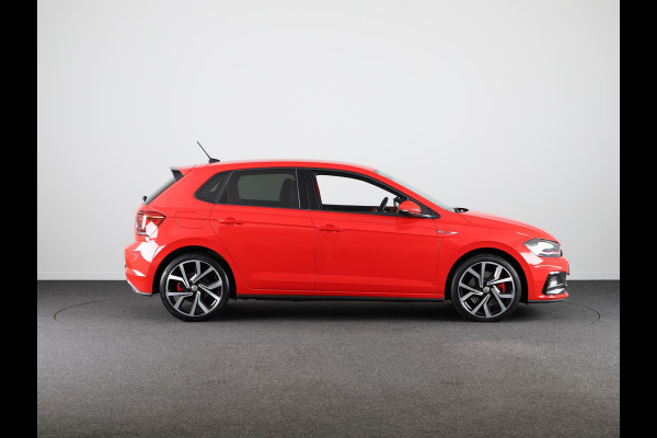 Volkswagen Polo 2.0 TSI GTI 200PK | Automaat (DSG) | 18 Inch | Led | Navigatie | Digitaal dashboard