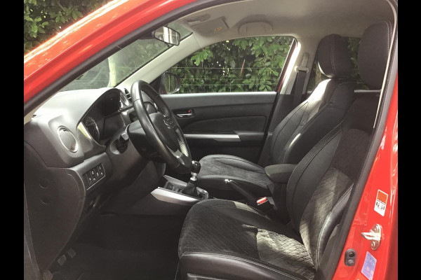 Suzuki Vitara 1.4 Boosterjet Style Smart Hybrid. 1e eig./dealeronderhouden met 2 jr. APK