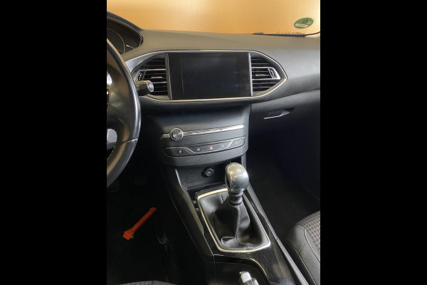 Peugeot 308 1.2 PureTech Blue Lease Executive panodak navi winterset