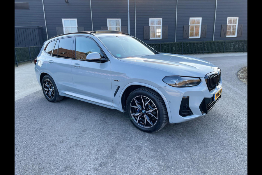 BMW X3 XDrive30e M-Sport 292pk Panodak 360camera Leder Head up Sfeer Elektrische koff