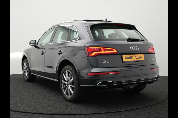 Audi Q5 50 TFSI e quattro S Edition Plug in Hybrid PHEV | Panodak | Trekhaak af Fabriek | Alcantara Sportstoelen Memory | Apple Carplay | Virtual | Navigatie | L.M. 20" | Stoelverwarming | DAB |