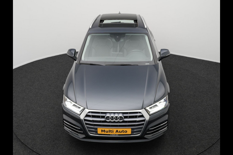 Audi Q5 50 TFSI e quattro S Edition Plug in Hybrid PHEV | Panodak | Trekhaak af Fabriek | Alcantara Sportstoelen Memory | Apple Carplay | Virtual | Navigatie | L.M. 20" | Stoelverwarming | DAB |