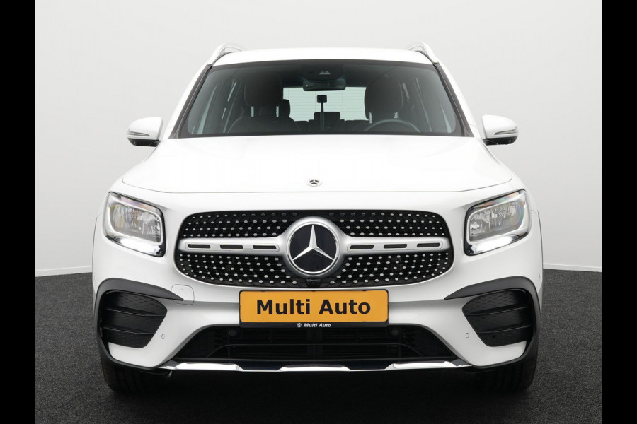 Mercedes-Benz Glb 180 AMG Line Automaat | Lederen Sportstoelen | Navigatie | 360 Camera | Apple Carplay | L.M. 19" | Stoelverwarming | DAB |